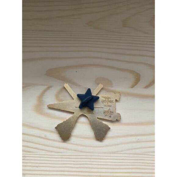 Harry Potter Wizarding Universal Studios Pin Gryffindor Broom Quidditch Pennant - Picture 2 of 5